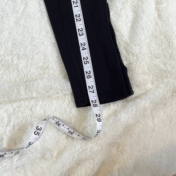 ALO Yoga Black CHEVRON CAPRI Leggings S - Picture 3 of 6